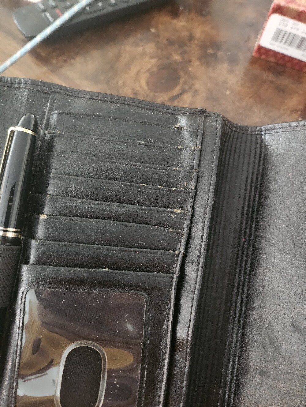 Fossil leather wallet & box - Picture 6 of 6
